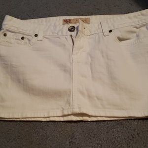 Bke by buckle White jean skirt